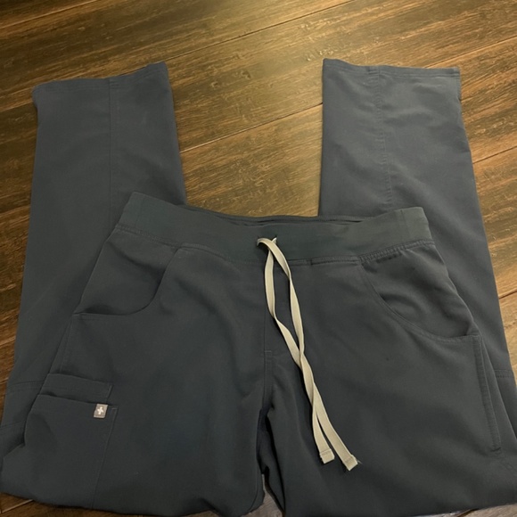 Figs Scrubs: Dark Harbor - Picture 3 of 3